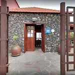 El Hotell 2*